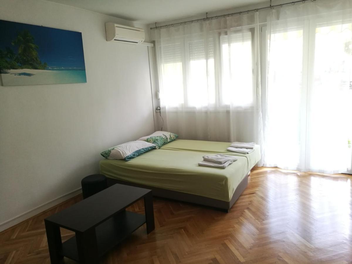 Pretty Big Double Bed Room With Balcony Split Exterior foto